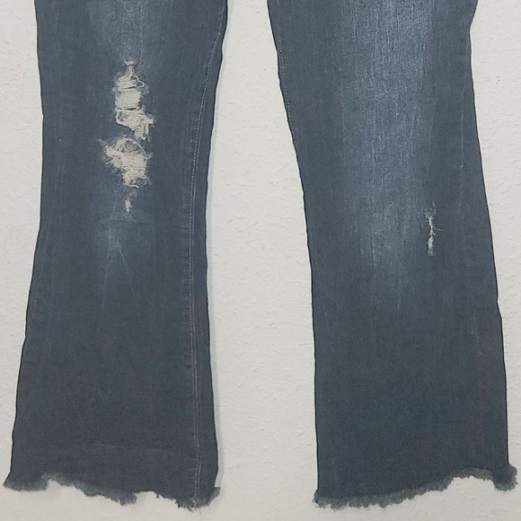 NoBo Ladies' stylish high rise, crop, flare distressed jeans size 9/ 28" waist - Picture 6 of 15